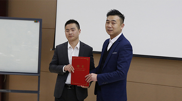 頭條！總經(jīng)理親自頒發(fā)聘書，科恩電器商學(xué)院迎來新校長！